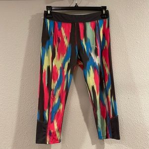 Puma watercolor brush stroke short leggings, L (12-14)
